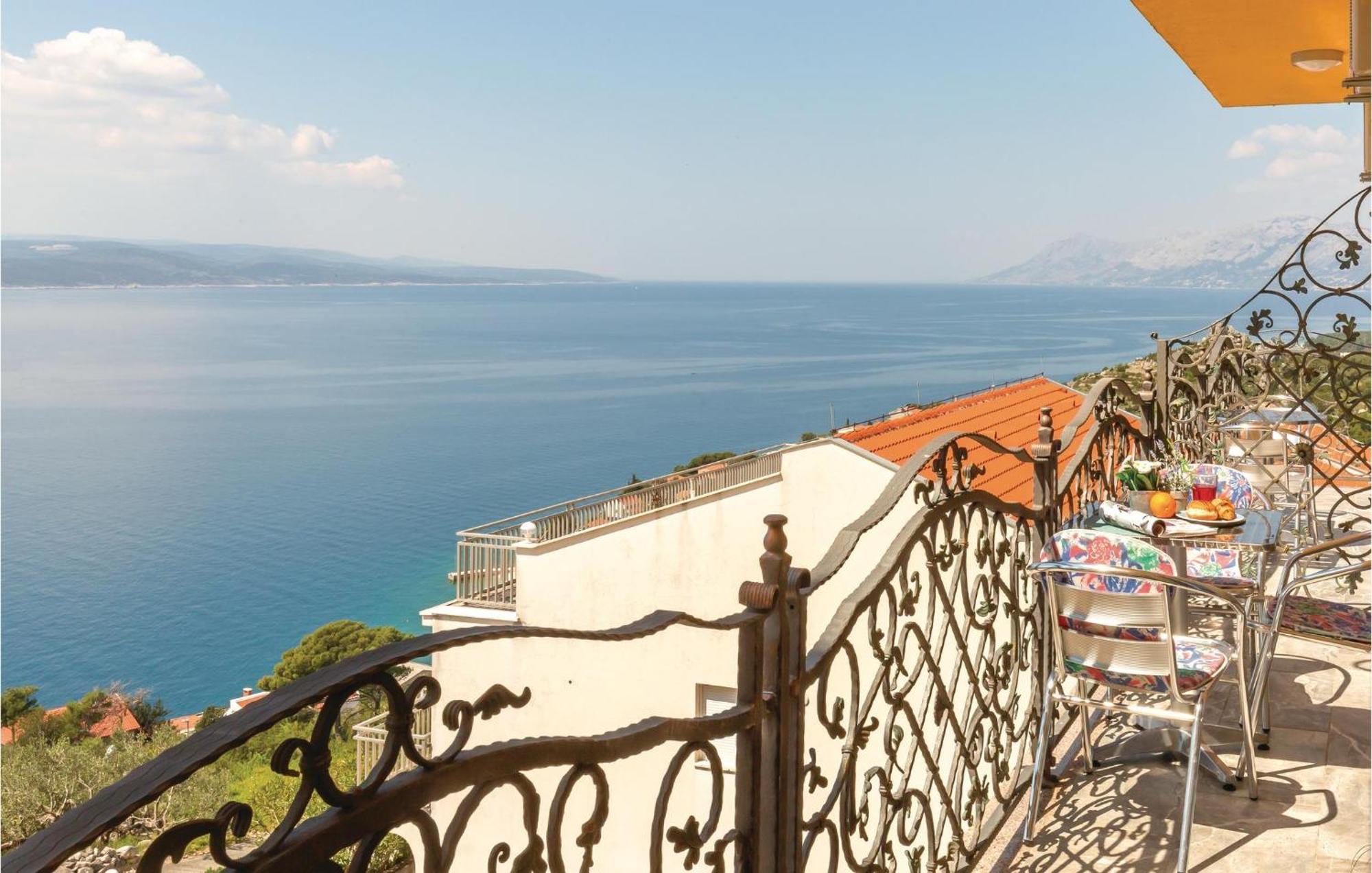 Nice Apartment In Krvavica With House Sea View Ngoại thất bức ảnh