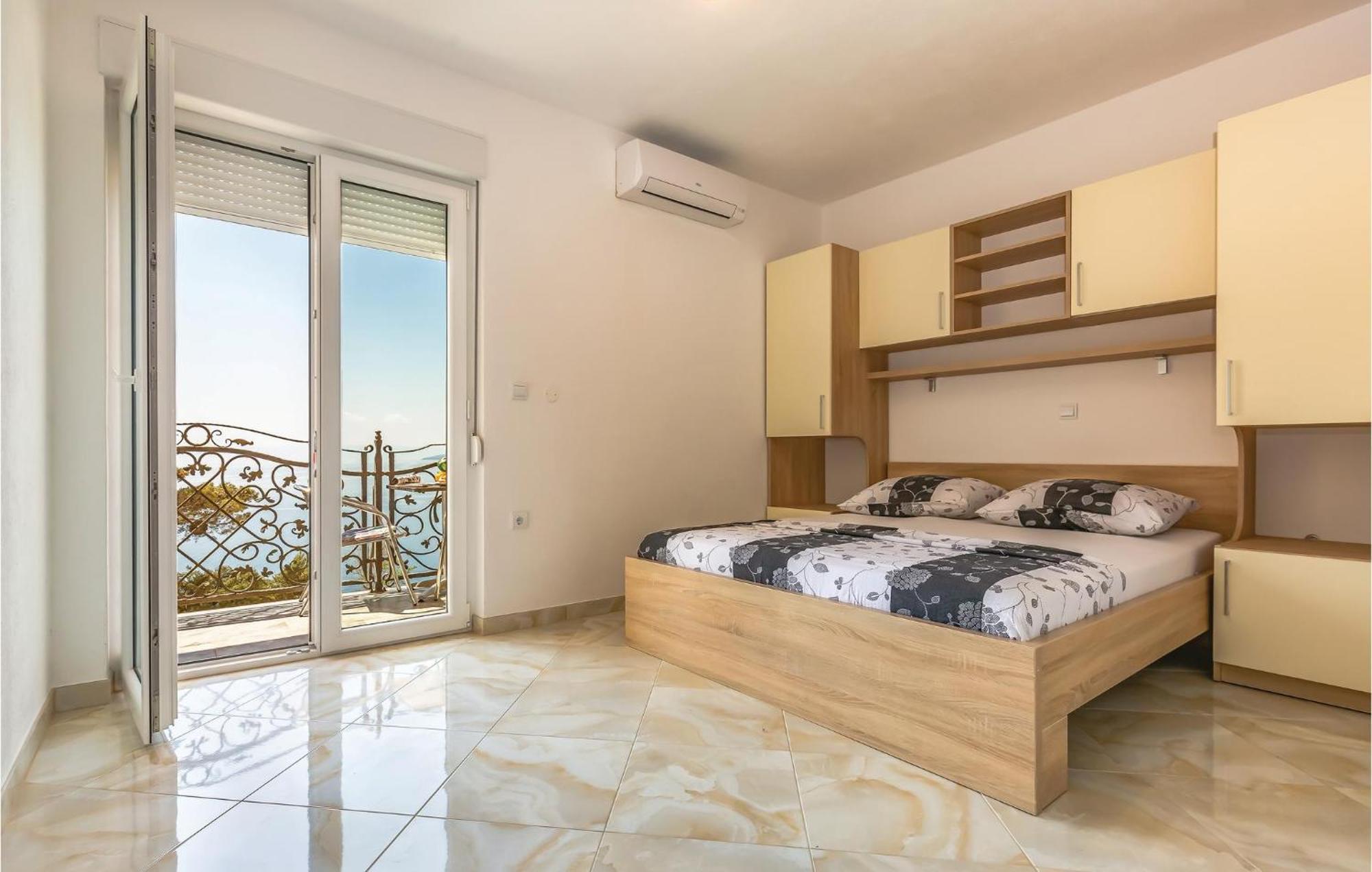 Nice Apartment In Krvavica With House Sea View Ngoại thất bức ảnh