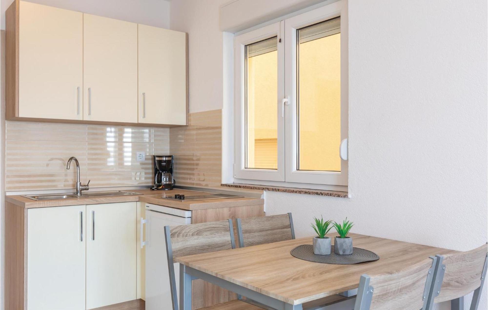 Nice Apartment In Krvavica With House Sea View Ngoại thất bức ảnh
