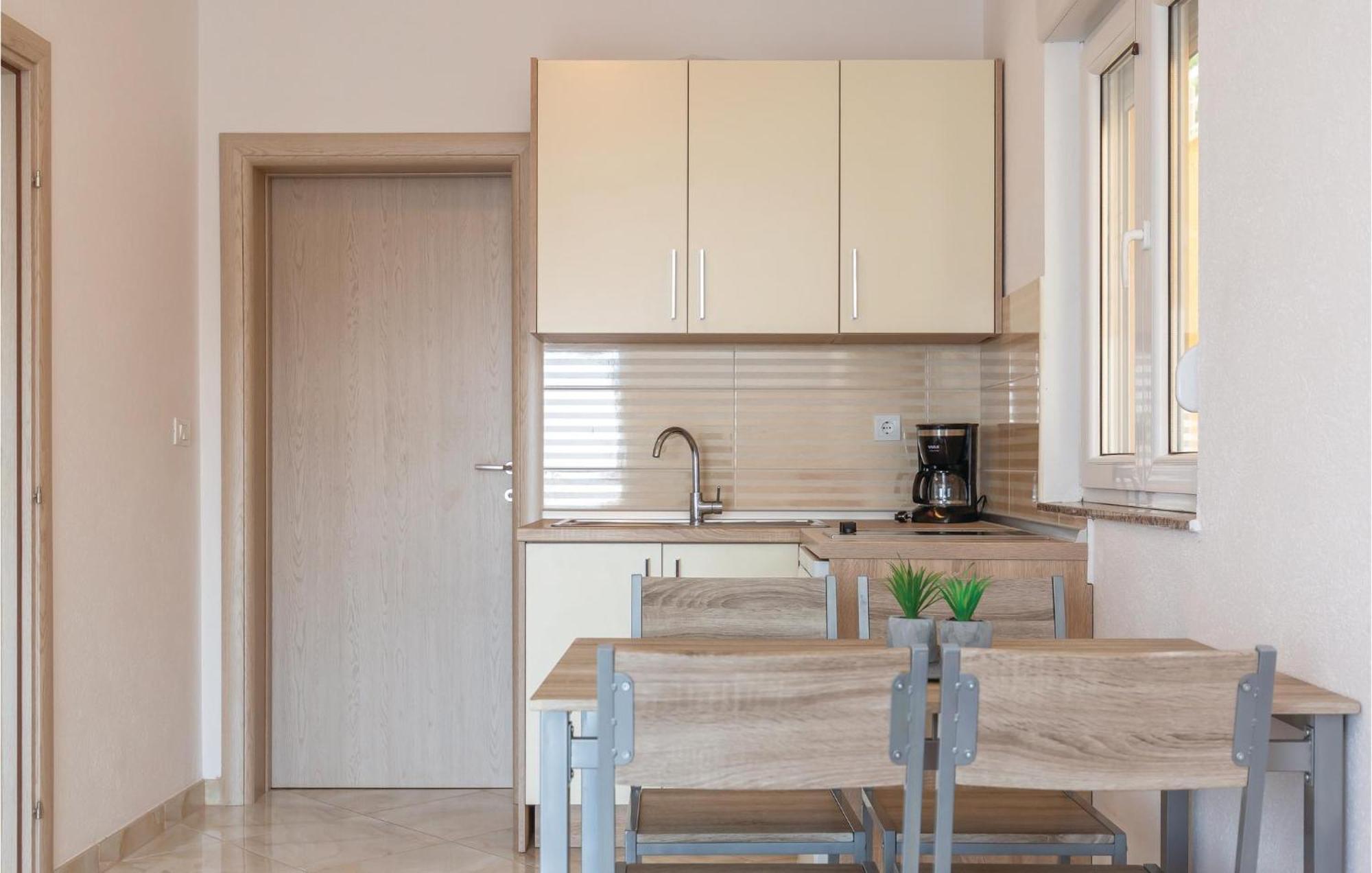 Nice Apartment In Krvavica With House Sea View Ngoại thất bức ảnh